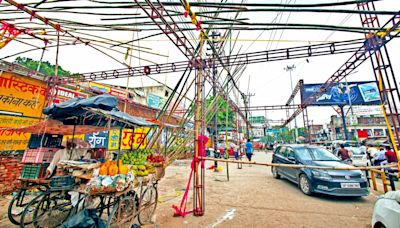 ‘Rajniti hi aisi hai…’: Muzaffarnagar stall owners greet police notice with resignation — and a chuckle