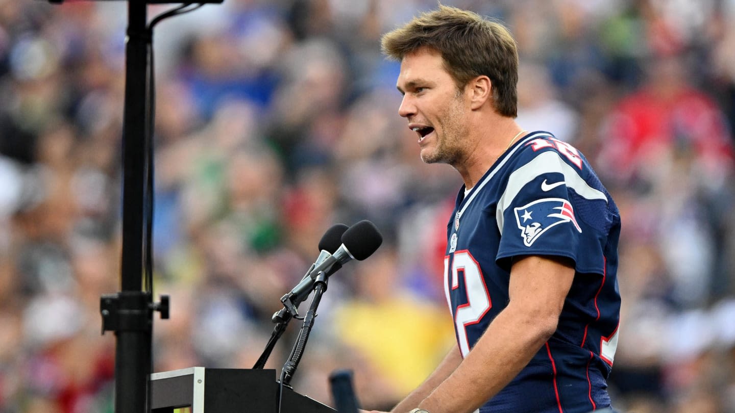 WATCH: Michael Strahan Tells Tom Brady Browns Versus Cowboys Will Be His First Game