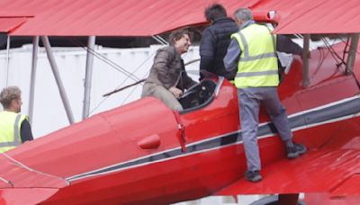 FOTOS: Tom Cruise graba peligrosas escenas en avioneta para 'Misión Imposible 8'