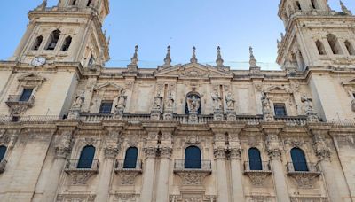 42 vidrieras de la Catedral de Jaén recuperan su antiguo esplendor