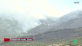 El incendio de Tarifa sigue activo, pero el viento amaina y los vecinos ya están de vuelta en sus casas