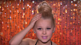 People Have Just Found Out That JoJo Siwa’s Mom Has Been Bleaching The Star’s Hair Blonde Since She Was...