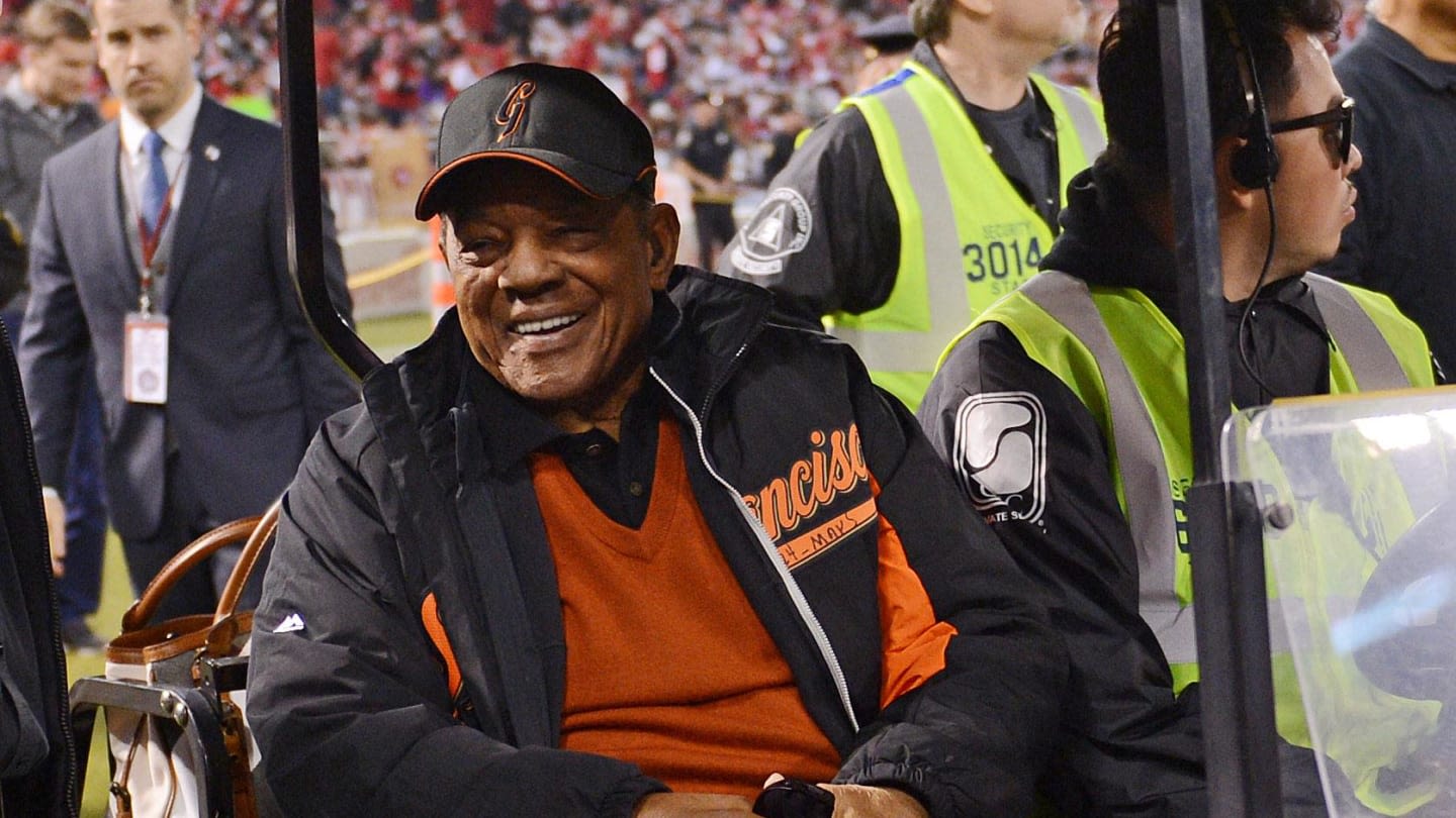 Baseball World Pays Tribute to the Late Willie Mays