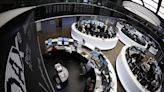 Ações europeias caem pressionadas por montadoras Por Reuters
