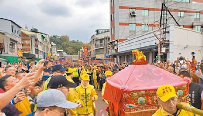 白沙屯媽祖顯靈！他跪地祈求「救朋友」 神蹟發生了 - 生活