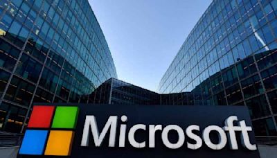 Rupee, stocks down as Microsoft outage triggers sell-off in equities in global markets