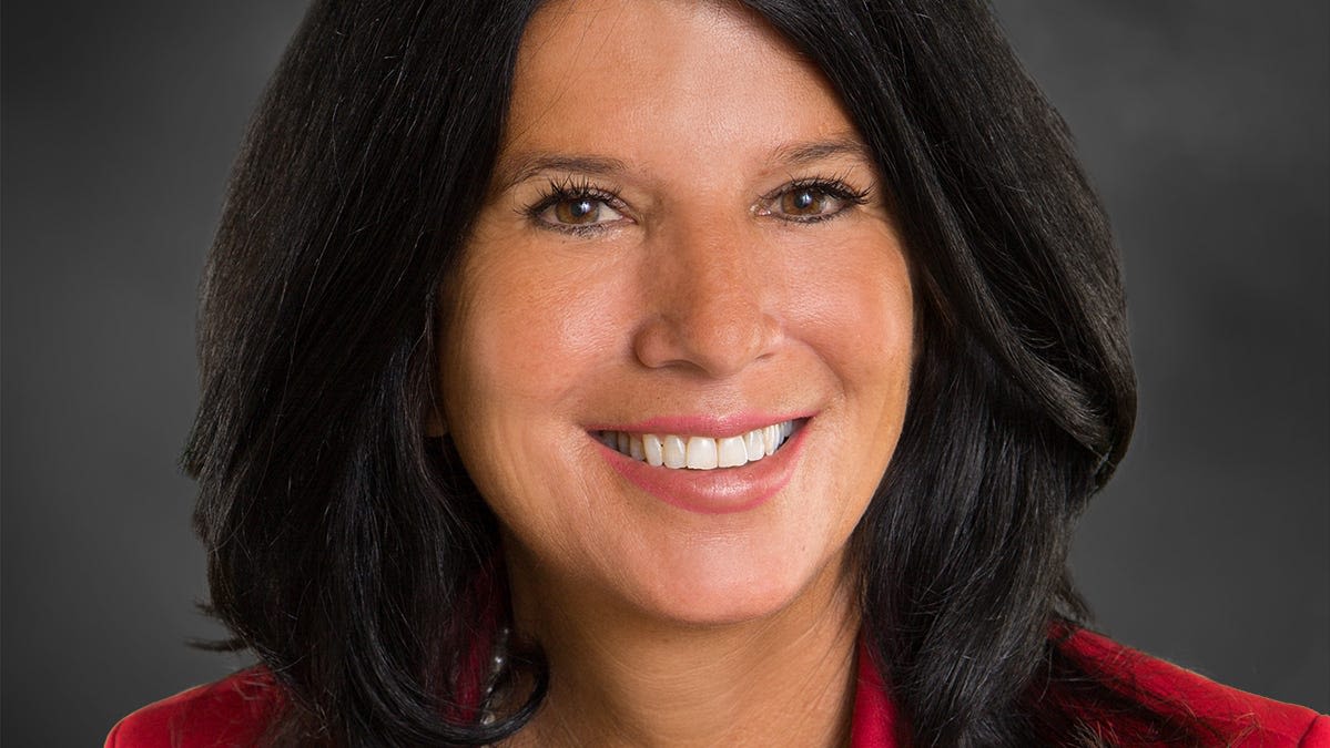 Palm Desert's Gina Nestande says she will seek re-election to council