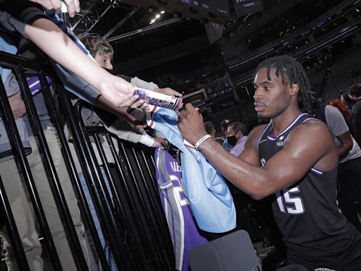 Mitchell thanks Kings fans, Sacramento in heartfelt post after trade