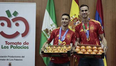 Kilos de tomate para Fabián y Jesús Navas