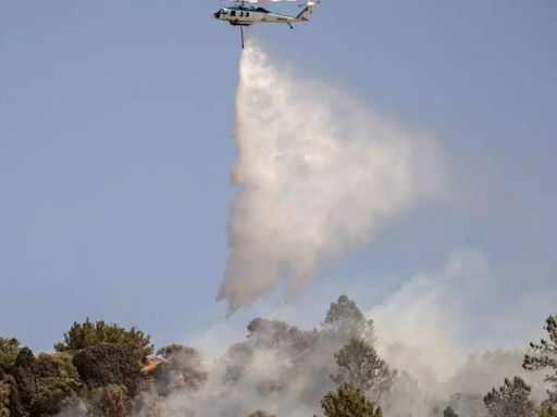 Evacuation lifted as crews battle Northern California wildfire amid continued threats - Times of India