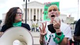 Los gigantes del streaming se unen contra la anulación del aborto legal en EE.UU.: costearán los eventuales viajes de sus empleadas