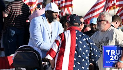 Ex-Detroit Mayor Kwame Kilpatrick attends Donald Trump's rally in Michigan