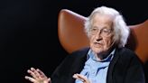 Chomsky alaba avances en IA, pero advierte de sus peligros y su "amoralidad"