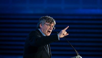 El juez Aguirre rechaza amnistiar a Puigdemont y le manda al Supremo por la trama rusa del 'procés'