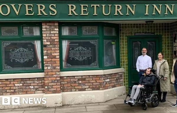 Coronation Street MND storyline ‘shows love’ for Rob Burrow - Sinfield