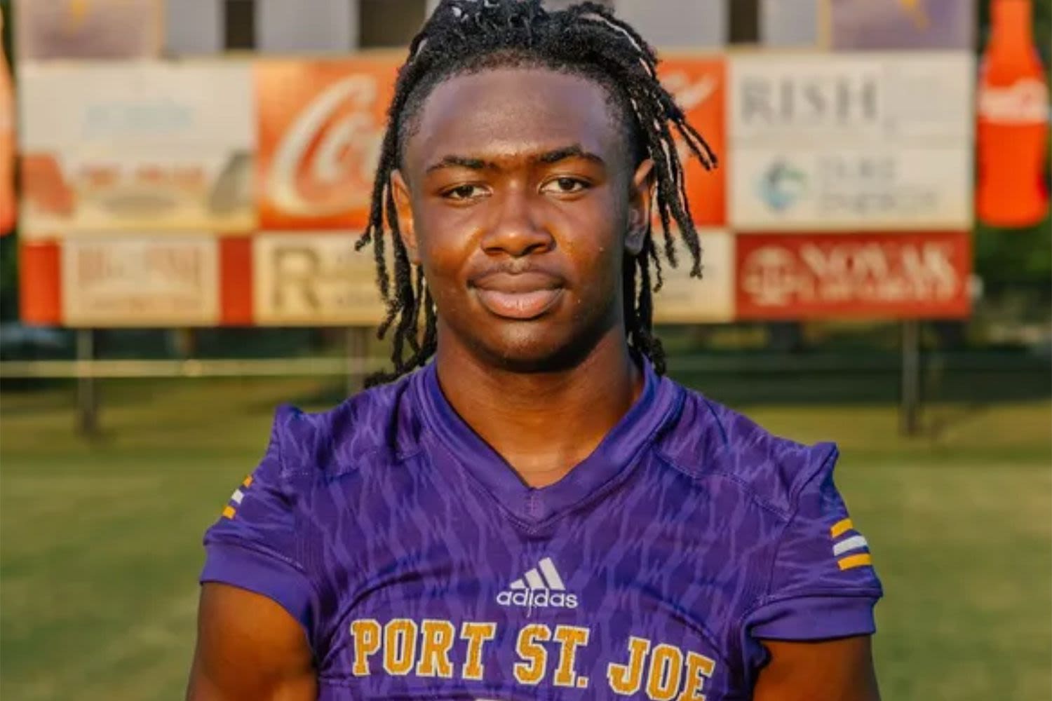 Florida High School Football Player Dies After Collapsing on Field: 'Most Heartbreaking Situation Imaginable'