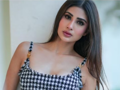 Throwback to Mouni Roy revealing that she had gained 30 kgs due to slip disc when she had bagged Naagin | - Times of India