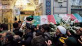 Miles en Irán homenajean al difunto presidente Ebrahim Raisi