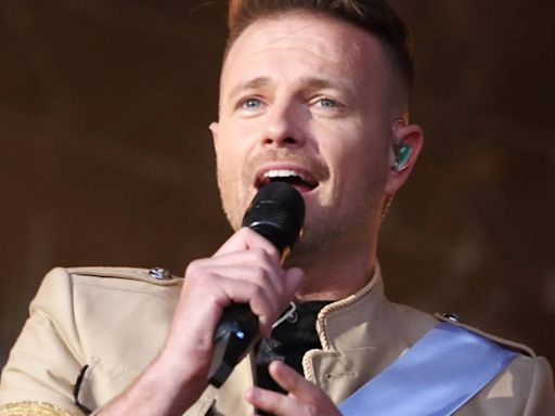 Nicky Byrne looks completely loved-up with wife in 'beautiful' holiday snap