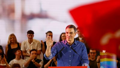 Pedro Sánchez irrumpe en la campaña catalana estallando contra la derecha: "¿Por qué siempre hay crispación cuando está en la oposición?"