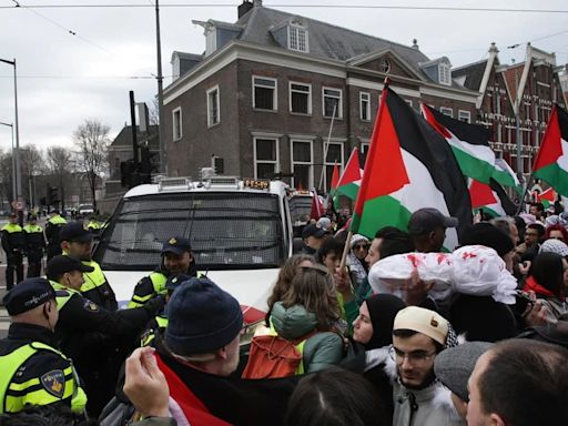 Detenidas unas 125 personas en el desalojo de una acampada propalestina en la Universidad de Ámsterdam
