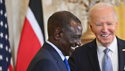 Presidente de Kenia promete junto a Biden acabar con las pandillas de Haití