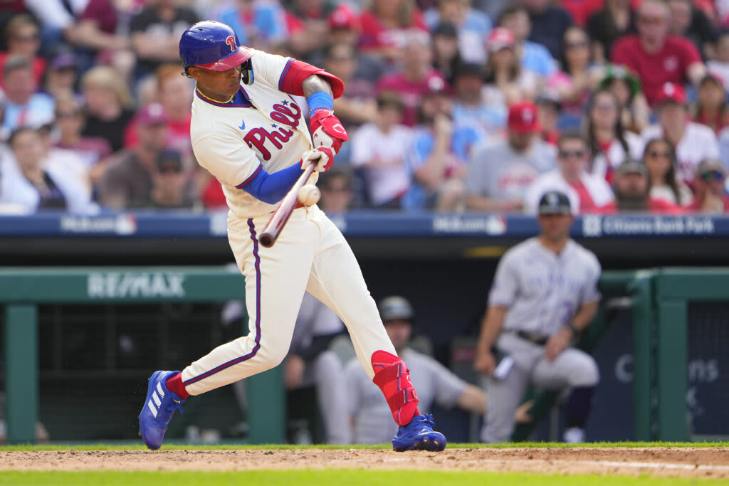 Phillies Reportedly Seeking Right-Handed Outfielder