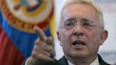 La fiscalía de Colombia acusa al expresidente Uribe de soborno y fraude