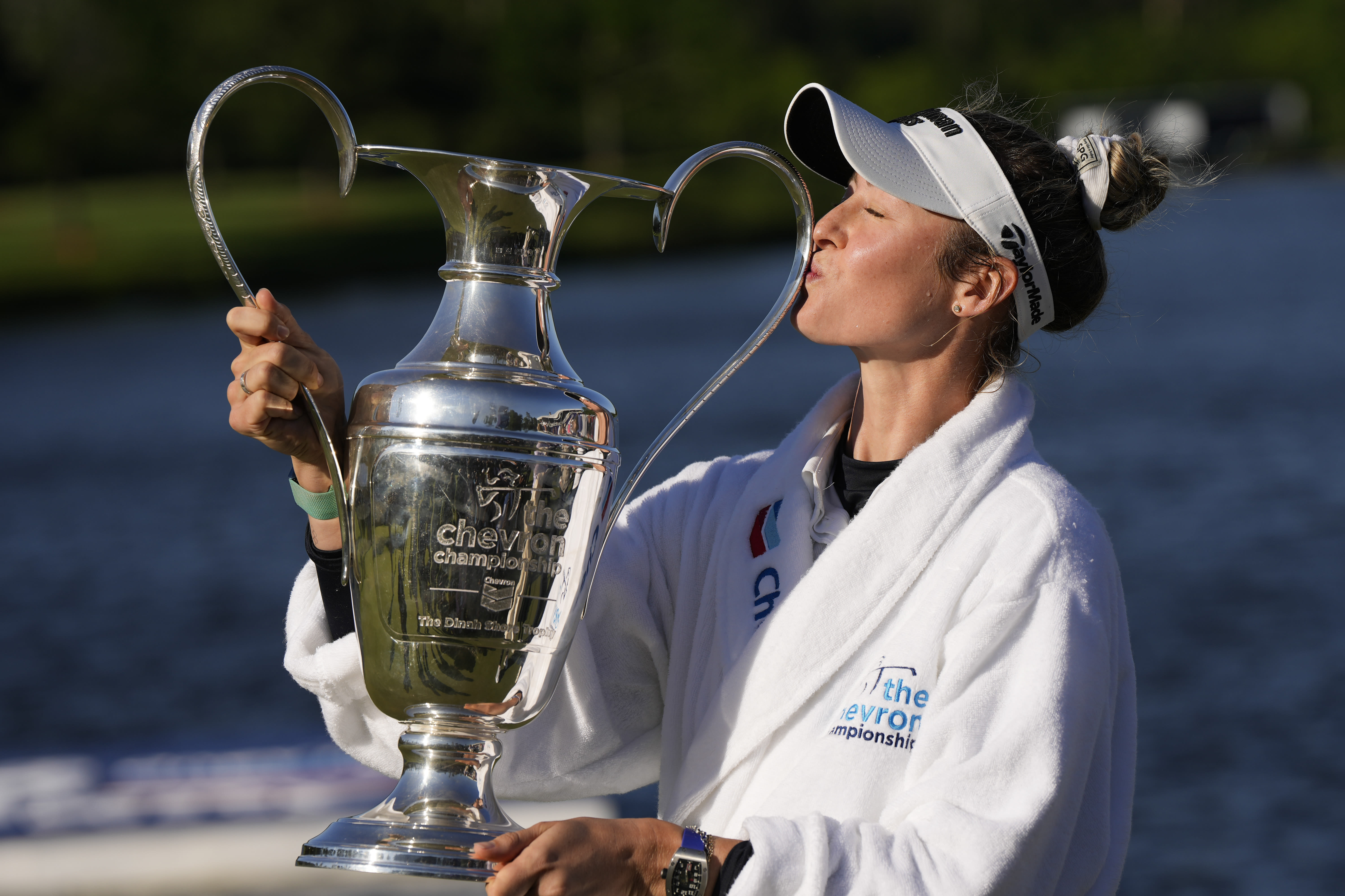 Nelly Korda ties LPGA Tour record with 5th straight victory, wins Chevron Championship for 2nd major