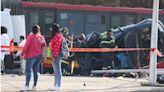 Choque de automóvil contra Metrobús deja 2 muertos frente a estación Leyes de Reforma