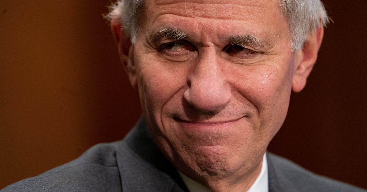 Biden, Fire Bank Regulator Martin Gruenberg