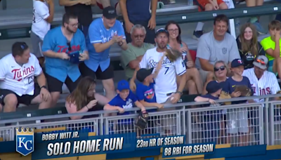 Bobby Witt Jr. hit a home run to a lucky Royals fan wearing one of his jerseys