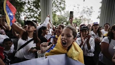 Venezolanos en Costa Rica piden "libertad" y la salida de Nicolás Maduro del poder