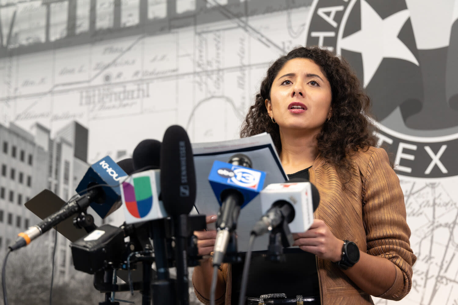 Exclusive: Lina Hidalgo refutes Dan Patrick’s claims that she did not request aid for Harris County for Hurricane Beryl | Houston Public Media