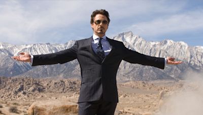 Robert Downey Jr. Gave Tony Stark Sunglasses So He Could Read Cue Cards In Iron Man - SlashFilm