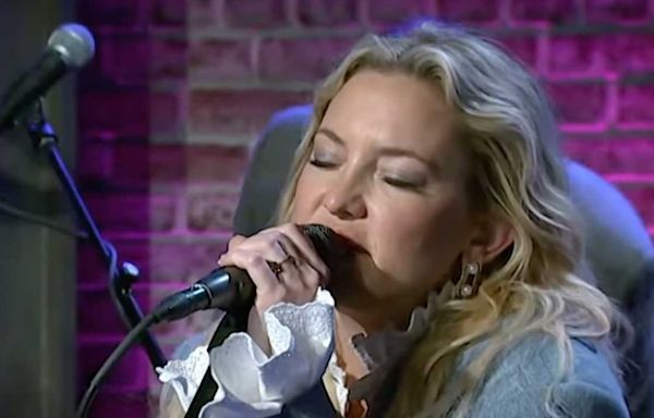 Watch Hollywood star Kate Hudson sing the Stone Temple Pilots classic Vasoline