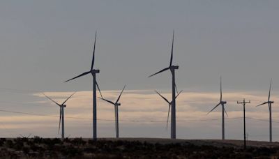 Controversial Idaho wind turbine project moves forward. AG Raúl Labrador appeals to feds