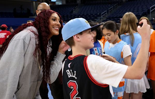 Photos: Chicago Sky lose home opener to Connecticut Sun 86-82