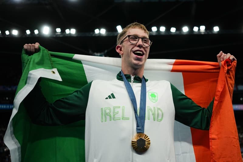 Wiffen wins Ireland's men first swimming medal, Marchand's bid alive