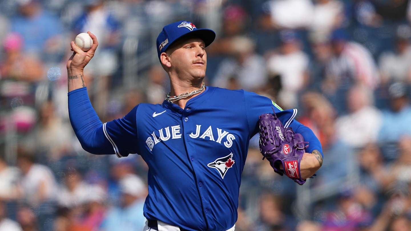 Toronto Blue Jays' Bowden Francis Gets Another No-Hitter Broken Up in 9th Inning