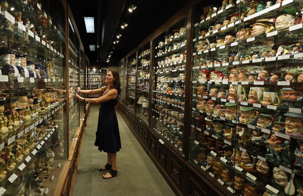 The American Toby Jug Museum in Evanston is closing. What does one do with 8,500 Toby jugs?