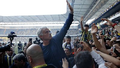 Oficial: Mourinho nuevo técnico en el futbol turco
