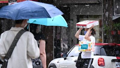 週一低壓擾台防局部大雨 無雨時悶熱上看34度