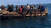 Rescatan a 51 migrantes cubanos en costas de México