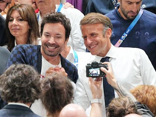 JO 2024 : Le selfie d’Emmanuel Macron avec son « meilleur pote » Jimmy Fallon