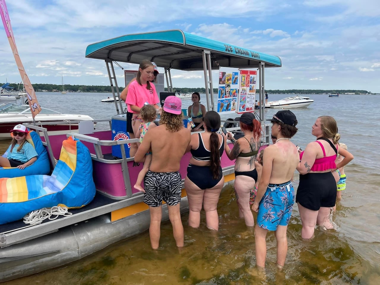 New floating ice cream shop serves sweet treats along Muskegon Lake