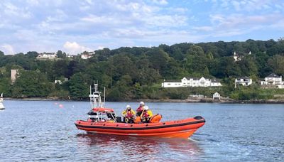 Five rescued from sinking boat off Welsh coast