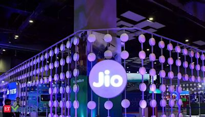 Jio Financial Services Q1 Results: Cons PAT falls 6% YoY to Rs 313 crore, revenue up 1%