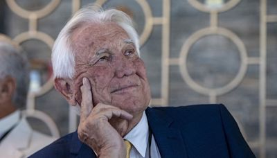 Former James Bond actor George Lazenby retires from acting