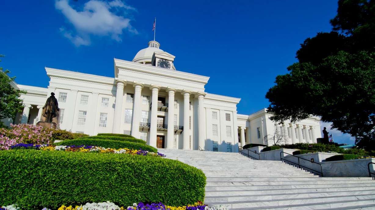 Alabama lawmakers advance 'harmful' materials bill that could lead to prosecution of librarians
